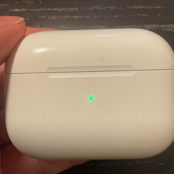 AirPod Pro case - Picture 2 of 4